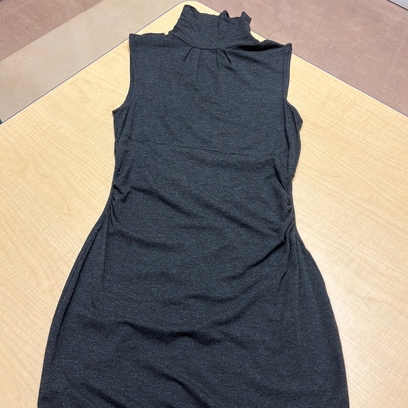 Diane Von Furstenberg Dresses & Skirts - Diane Von Furstenberg sleeveless turtleneck dress, size 8